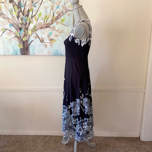 made with ❤️ FLORAL 🖤BLACK & WHITE🤍SLEEVELESS  DRESS  SIZE EXTRA SMALL🌟NWT🌟 - Picture 4 of 14